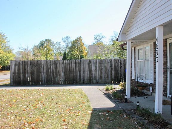 4th image of 4693 Hathway Dr