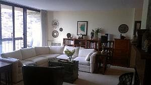 3rd image of 1110 Grove St APT 4B