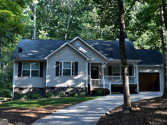 2nd image of 251 Pelican Cir