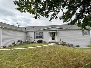 8414 Tamarack Dr, Machesney Park, IL 61115