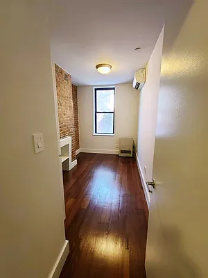 Rented by Point NYC | media 22