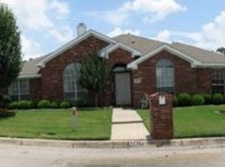 10417 Holly Grove Dr, Fort Worth, TX 76108