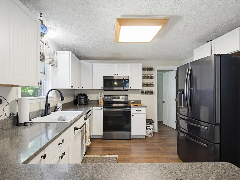 21 Dogwood Dr — Photo 8