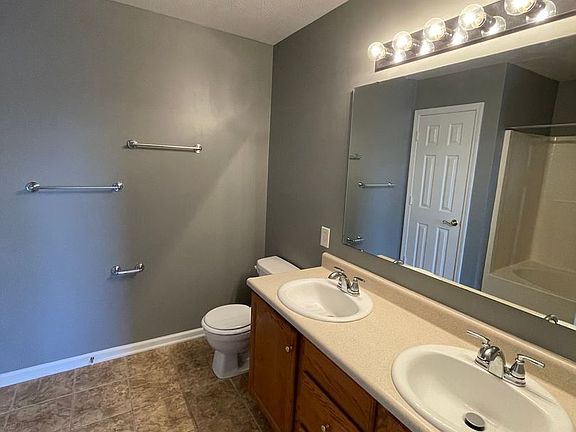 2nd image of 7837 Stratfield Dr