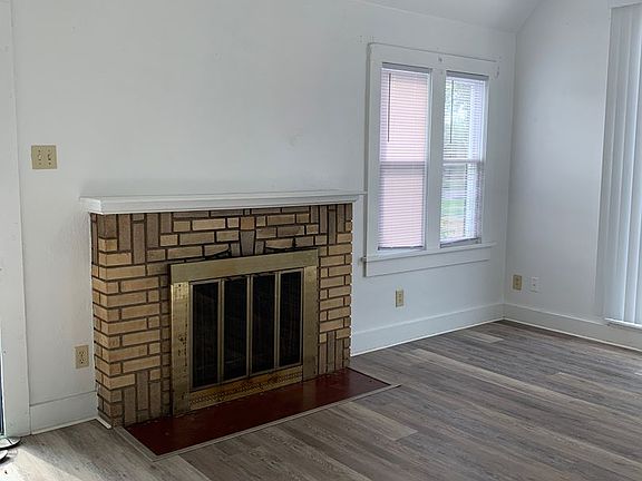 4th image of 914 Wallace St