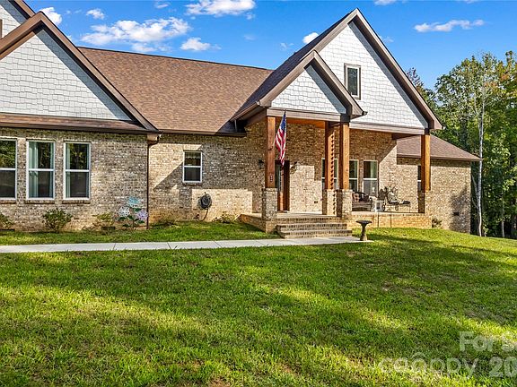 2nd image of 846 Barry Oak Rd