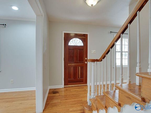 4th image of 2700 Briarwood Dr SE