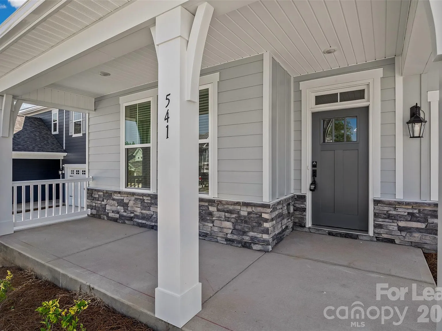 4 bed, 4.0 bath, 2469 sqft, $2,900 — Photo 2