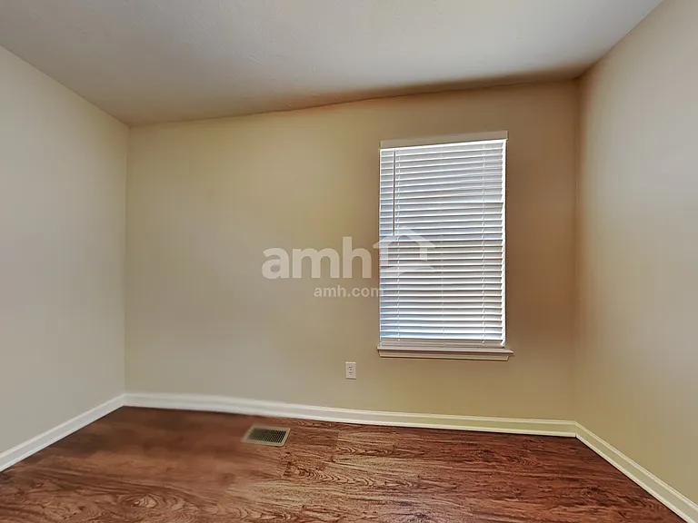 4228 Pekin Ct — Photo 11