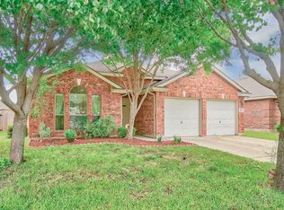 2848 Park Place Dr, Grand Prairie, TX 75052