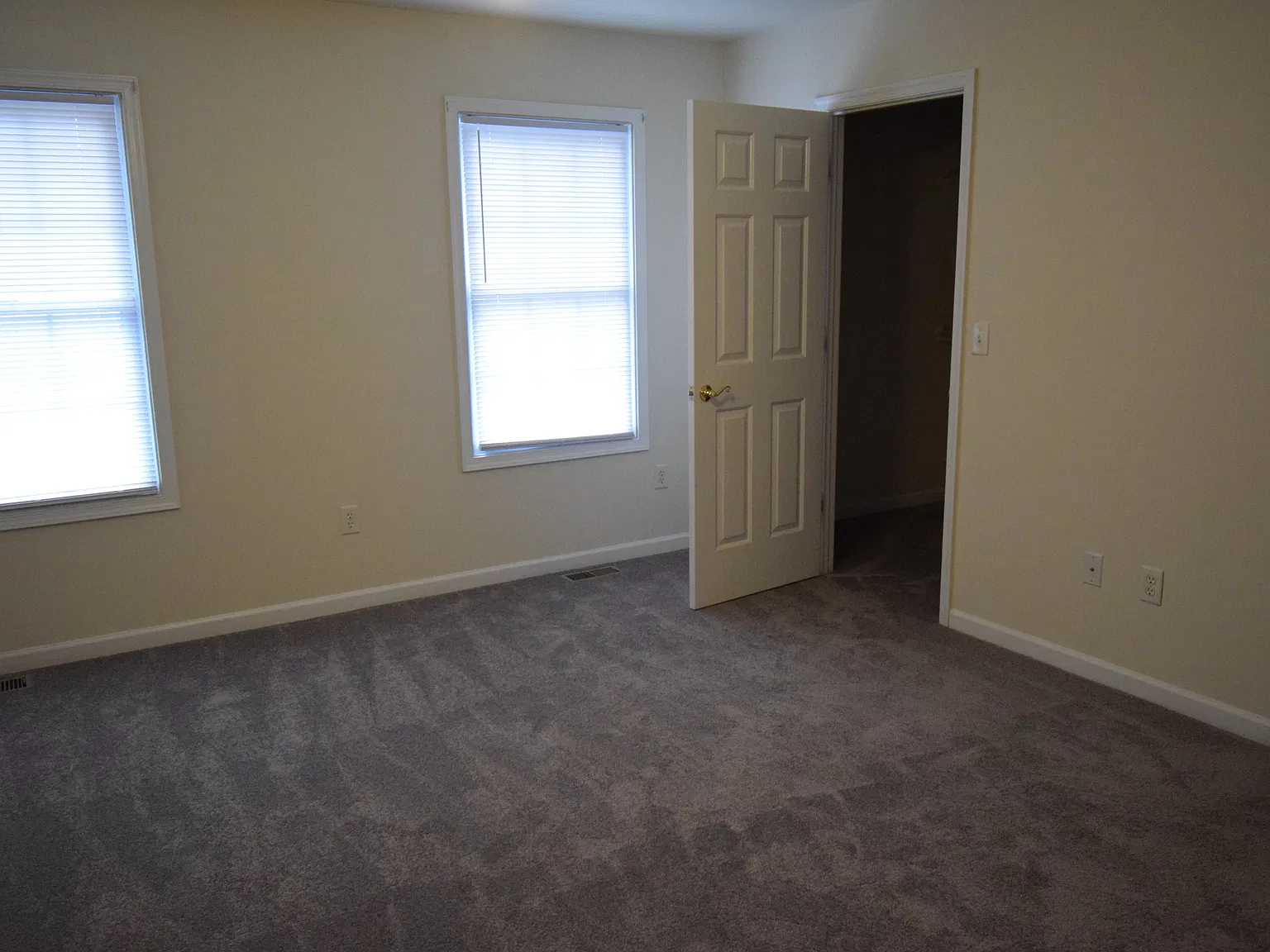 37 Lafayette Drive - 1 — Photo 3