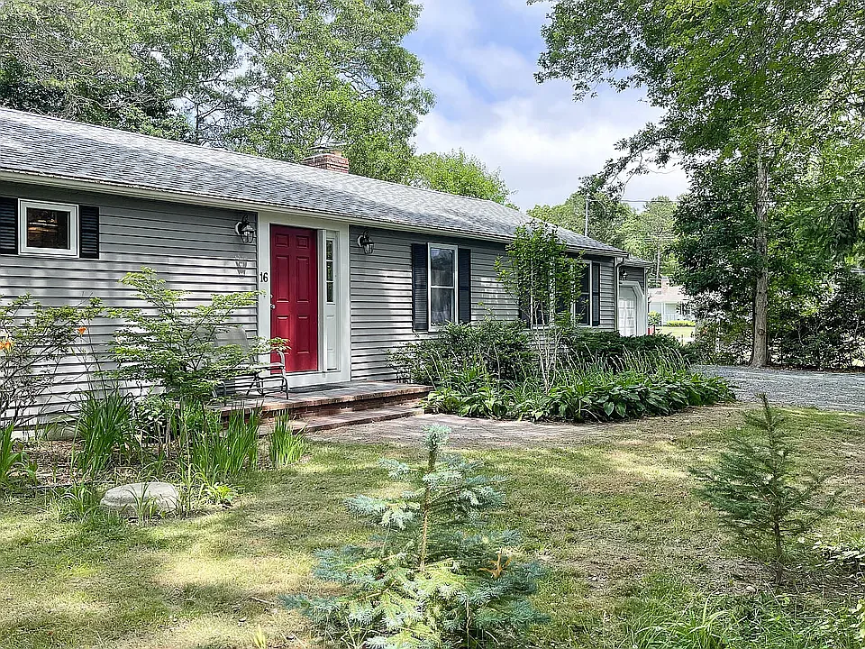 3 bed, 1536 sqft, $3,600 — Photo 2