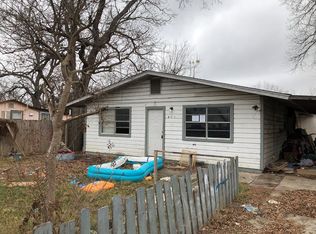 675 S Camp St, Uvalde, TX 78801