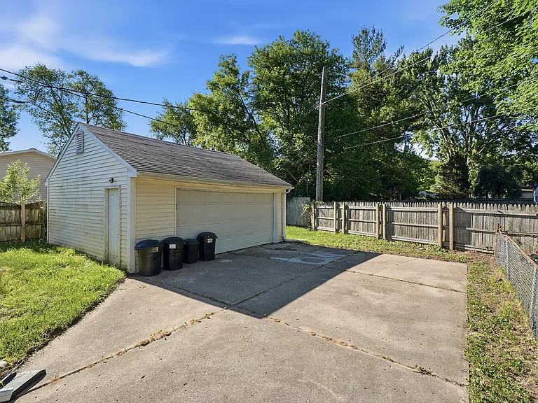 27729 Shiawassee Rd — Photo 4