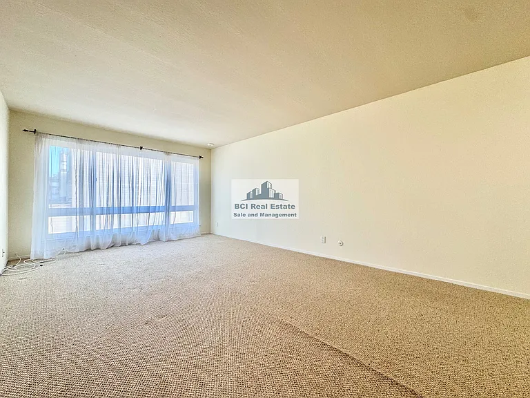 1345 Chestnut St #4 — Photo 3
