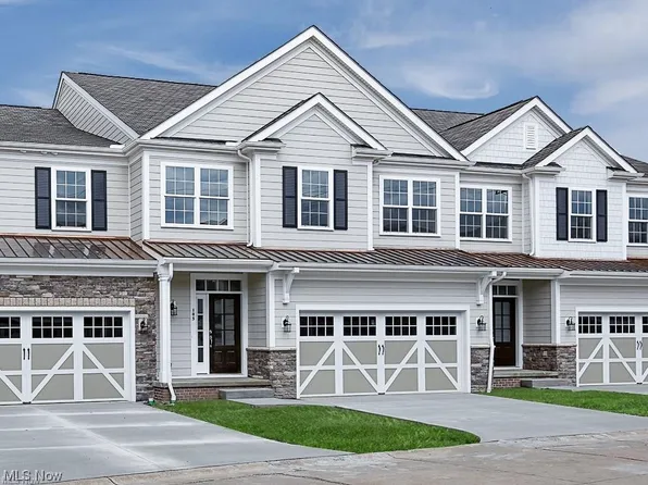 105 Bell Tower Ct, Chagrin Falls, OH 44022