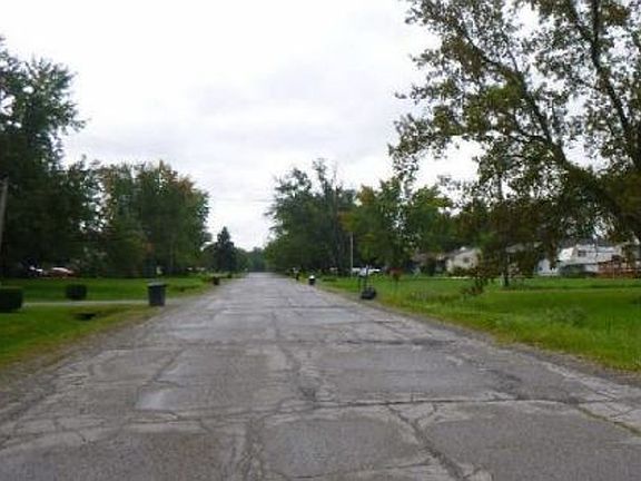 2nd image of 11473 Berkshire Dr
