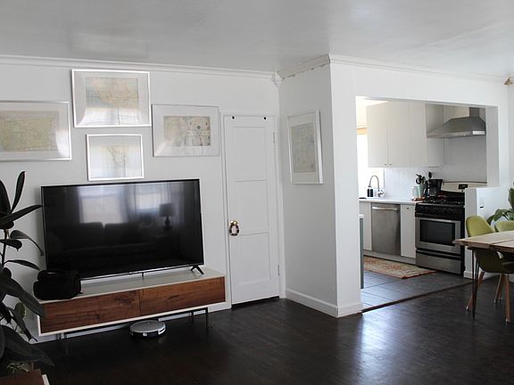 5th image of 11930 Hammack St