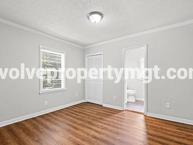 1716 Cornelia Ln — Photo 15