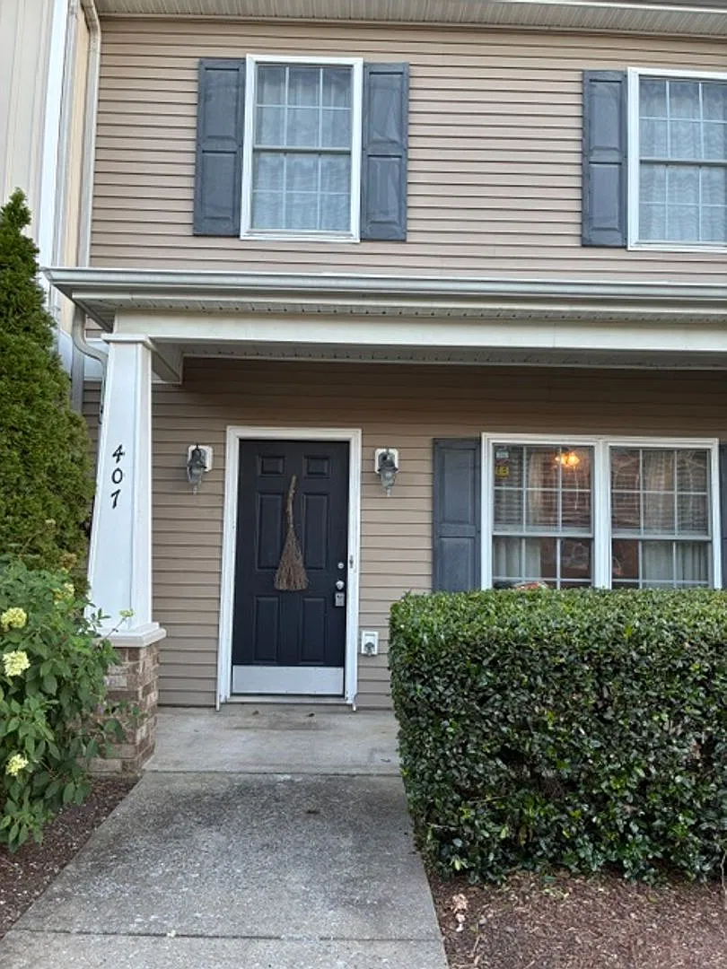 Charming Murfreesboro Townhome with Recent Updates! — Photo 1