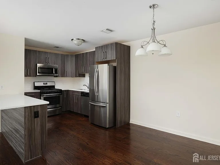 1400 Saint George Ave #303 — Photo 11