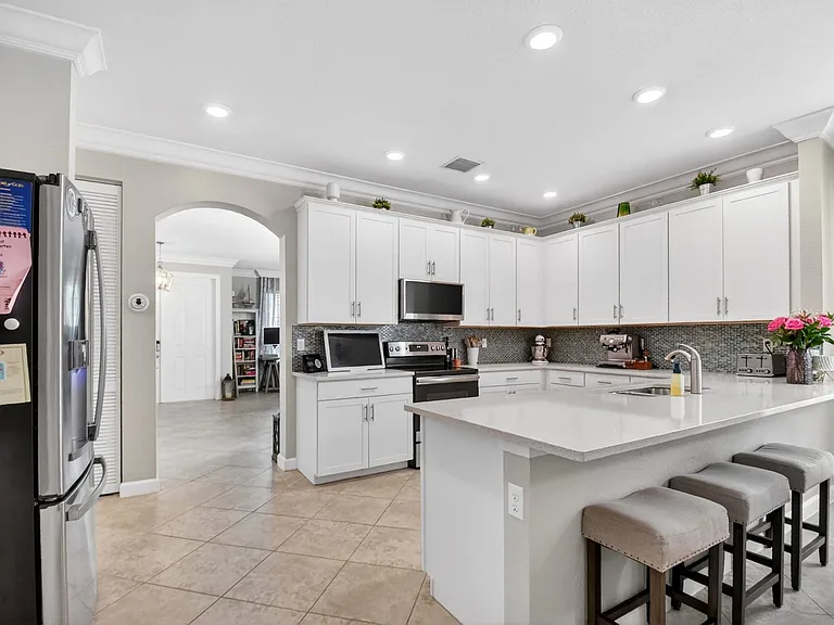 9062 Gulf Cove Dr — Photo 16