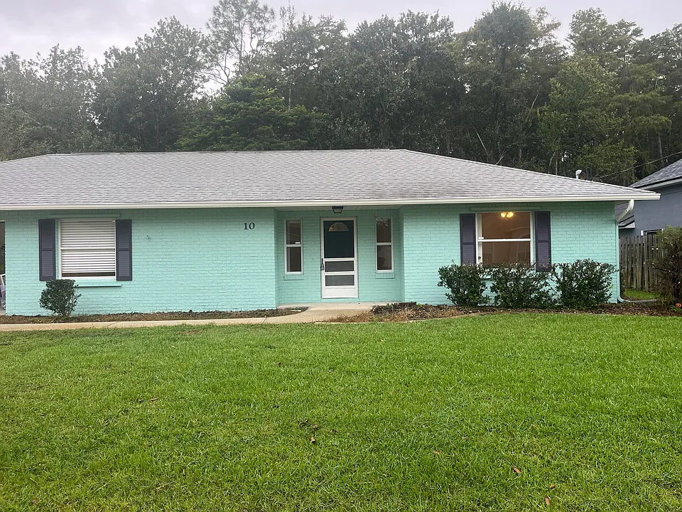 10 Zeppo Ct