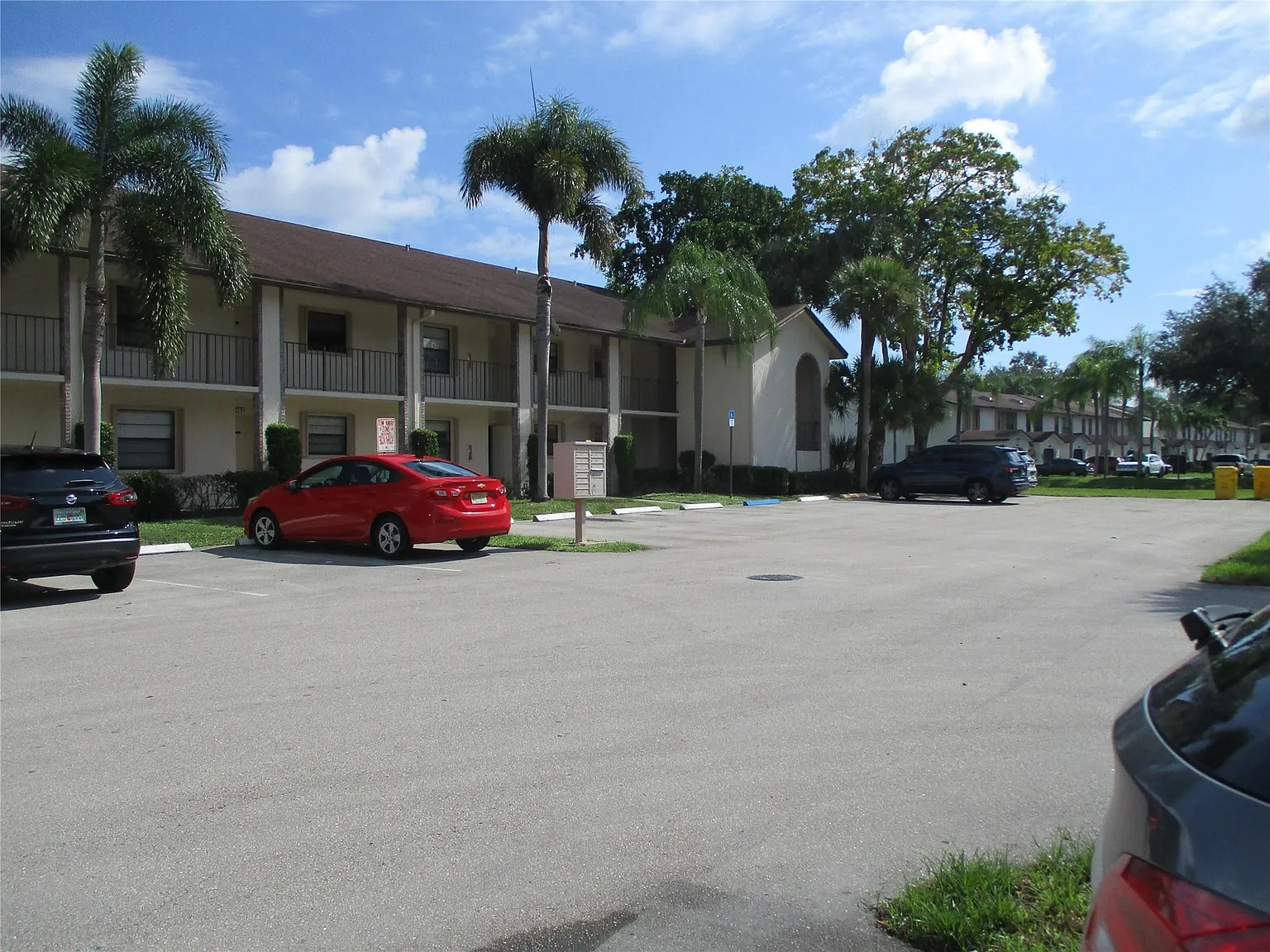 2 bed, 2.0 bath, 1218 sqft, $2,300 — Photo 1