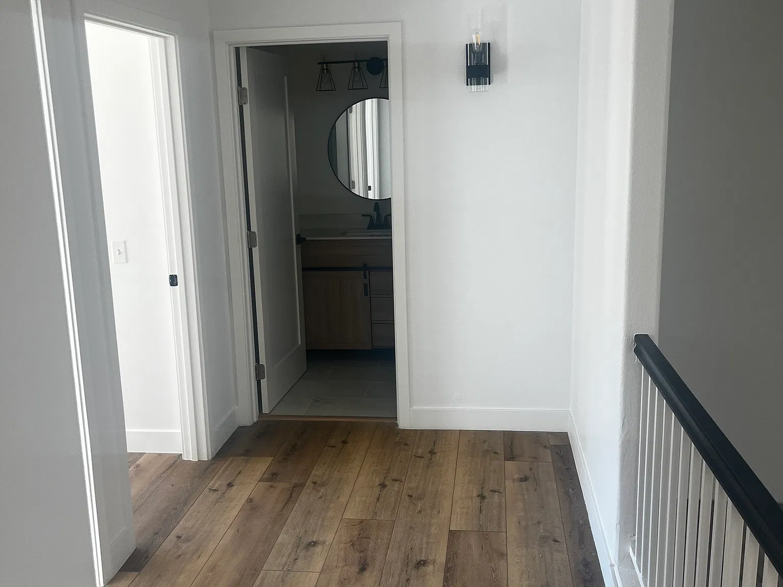 3 bed, 1364 sqft, $4,195 — Photo 2