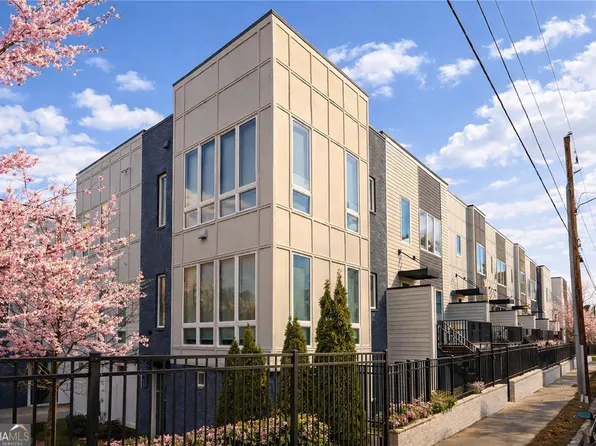 687 Banton Dr NW, Atlanta, GA 30318