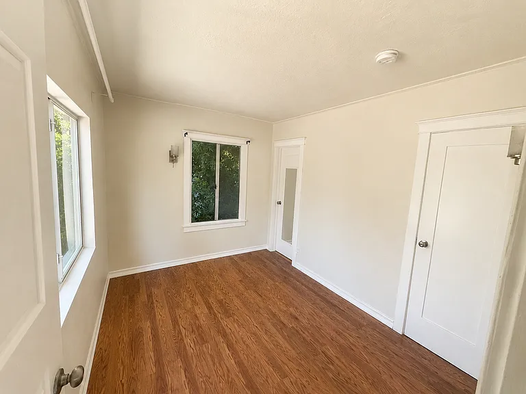 1449 Angelus Ave — Photo 7