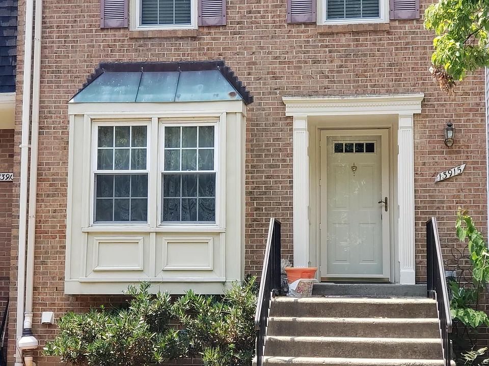 1st image of 13915 Woods Run Ct