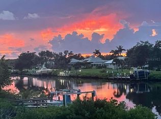 904 Lucille Ave, Nokomis, FL 34275