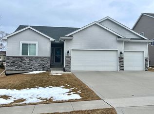 1113 S 12th St, Adel, IA 50003
