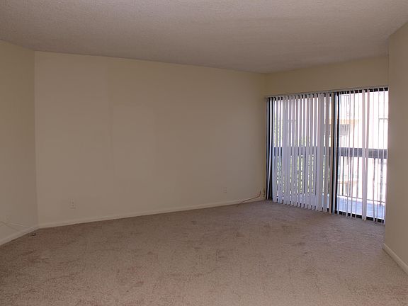 5th image of 1850 N Congress Ave APT 304