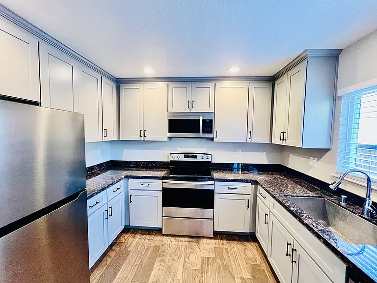 811 Brown St #A — Photo 1
