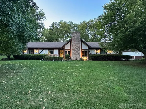 100 Wunderwood Dr, Tipp City, OH 45371