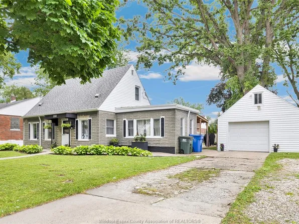 2337 Parkwood Ave, Windsor, ON N8W 2K3