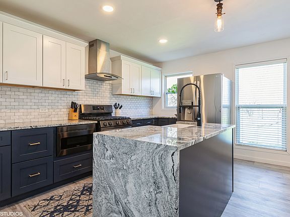 4th image of 2330 Applewood Ln
