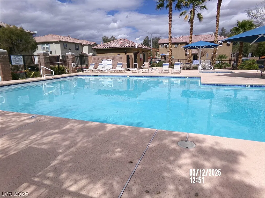 2 bed, 2.0 bath, 1220 sqft, $1,599 — Photo 3