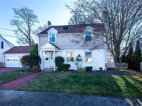 8 Florence St E, Providence, RI 02904