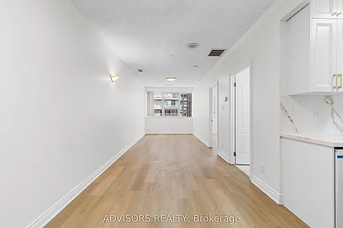 393 King St W Photo 1