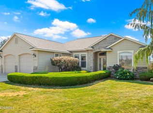 5606 Scenic Dr, Yakima, WA 98908
