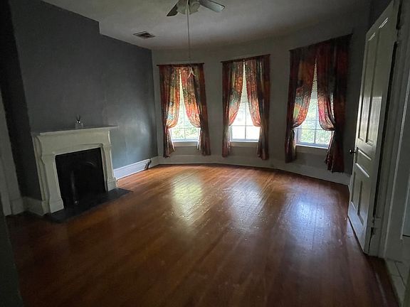 3rd image of 328 College St #326-A