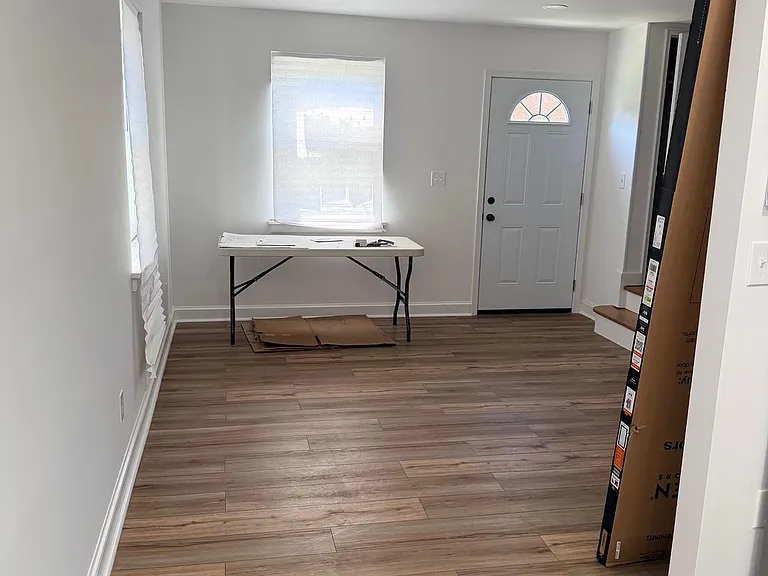 608 Chaplin St SE — Photo 5