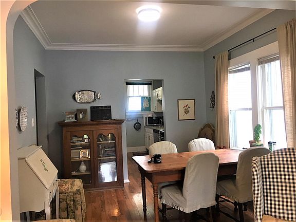 4th image of 1023 Goss Ave
