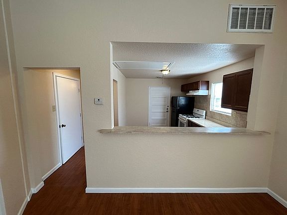 5th image of 155 Alexander Hamilton Dr #202
