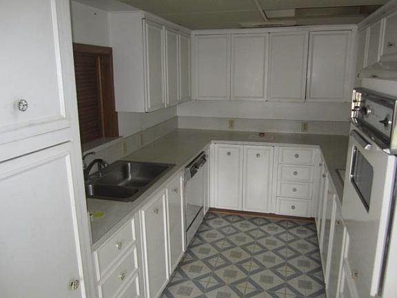 5th image of 3916 Billings Ct