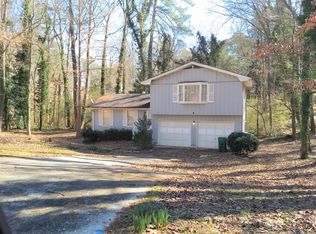 916 Granite Springs Ln, Stone Mountain, GA 30083