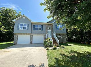 719 N Caldwell Ave, Newton, NC 28658
